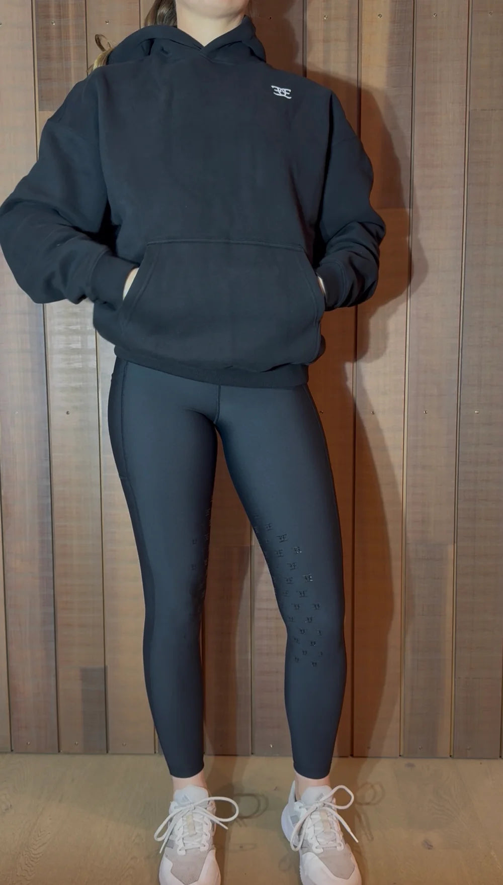 The Oversized Stable Hoodie - Black